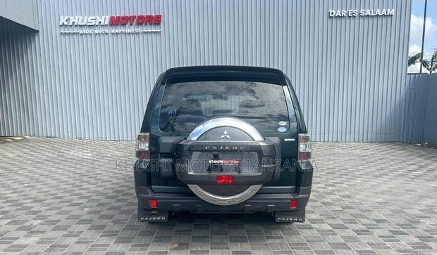 Mitsubishi Pajero 2006 Green