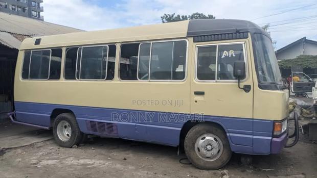 Toyota Coaster 2010 Yellow