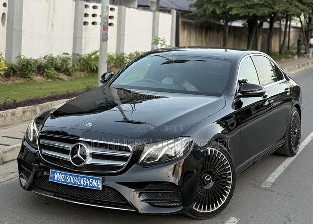 Mercedes-Benz E250 2017 Black