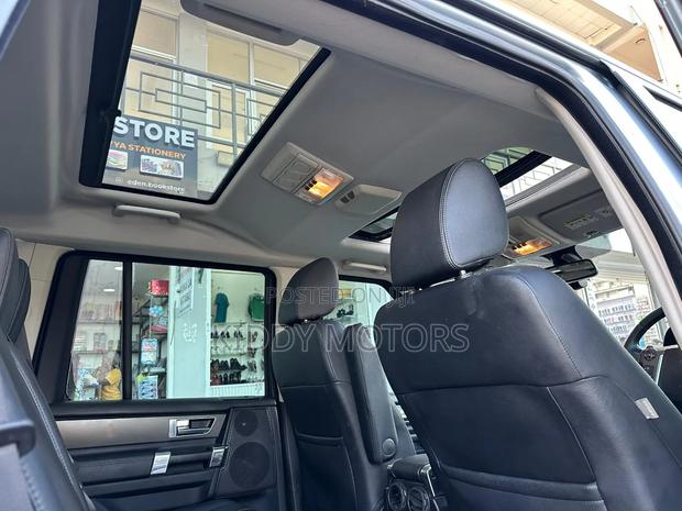 Land Rover Discovery 2014 Silver