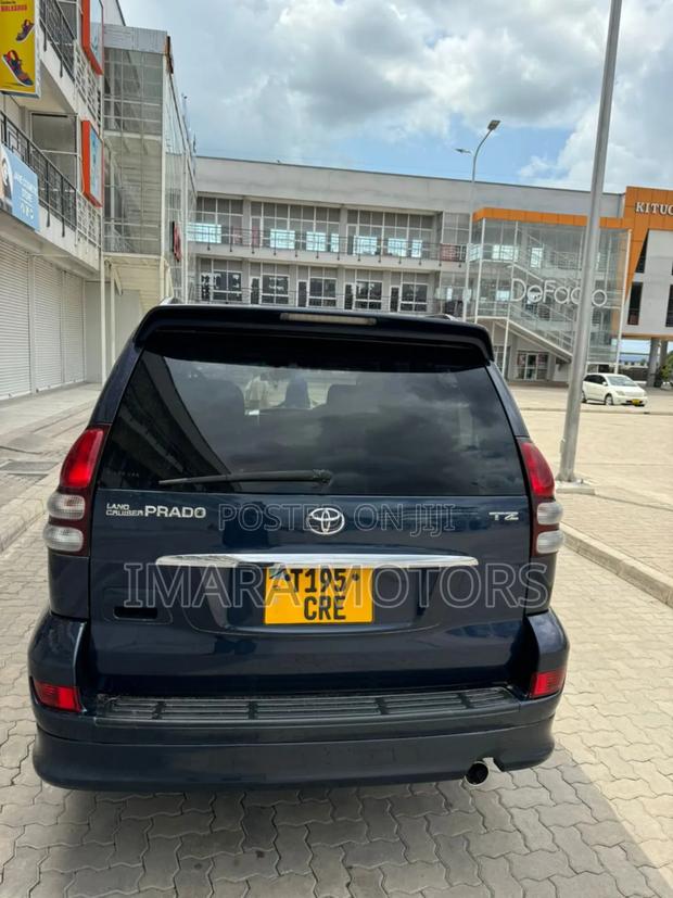 Toyota Land Cruiser Prado 2006 Black