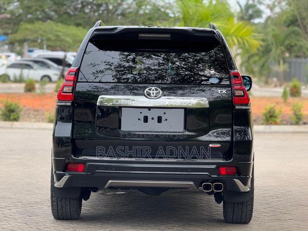 Toyota Land Cruiser Prado 2.7 2021 Black