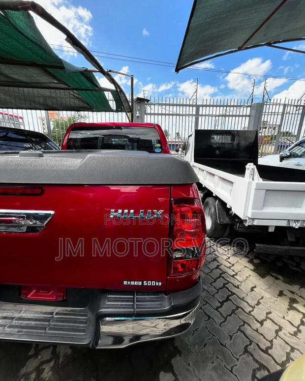 Toyota Hilux 2019 Burgundy