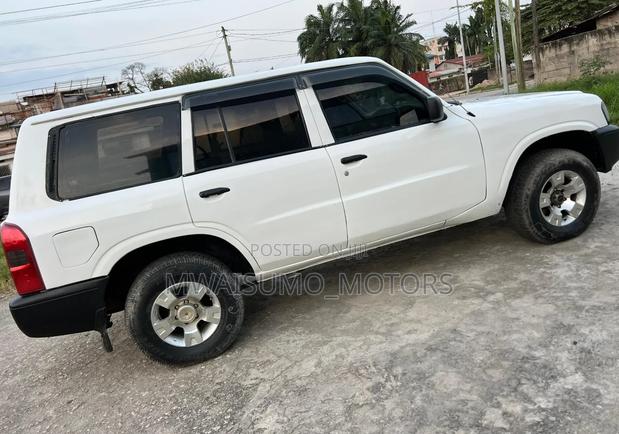 Nissan Patrol 2007 White