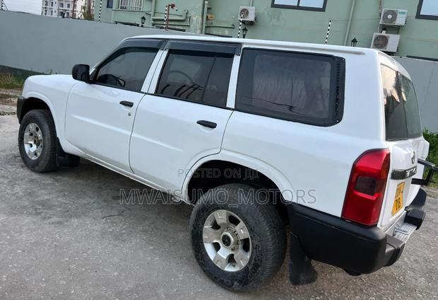 Nissan Patrol 2007 White