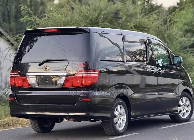 Toyota Alphard 2.4 Petrol AWD 2006 Black