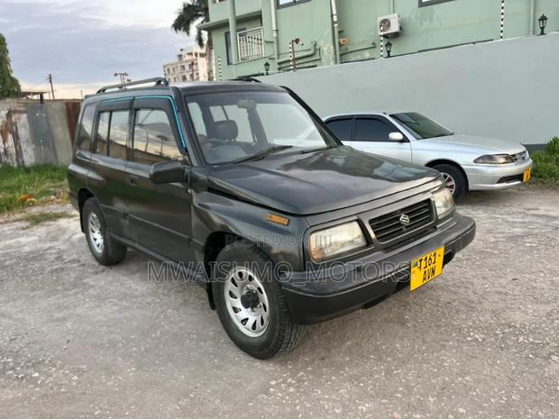 Suzuki Escudo 1997 Black