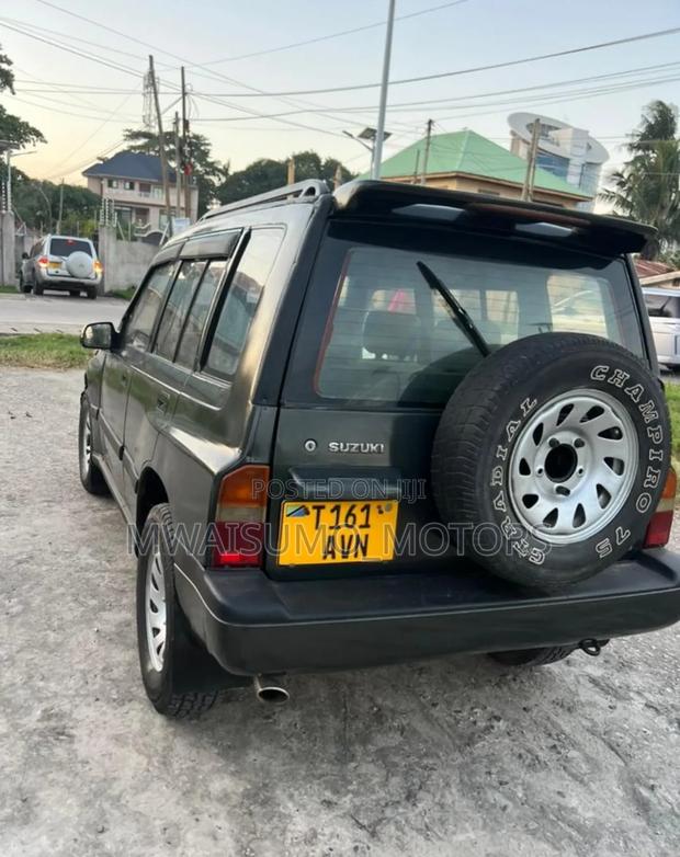 Suzuki Escudo 1997 Black