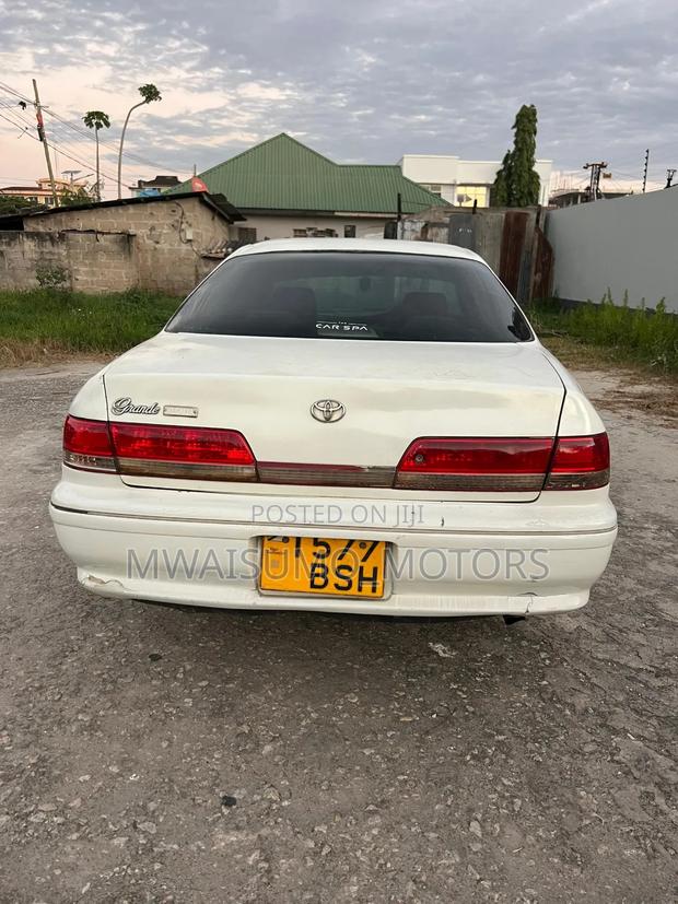 Toyota Mark II 1998 White