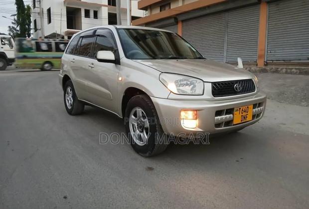 Toyota RAV4 Automatic 2003 Gold
