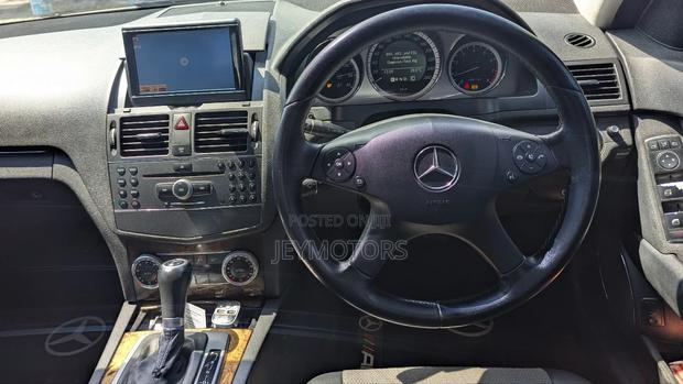Mercedes-Benz C200 2010 Pearl