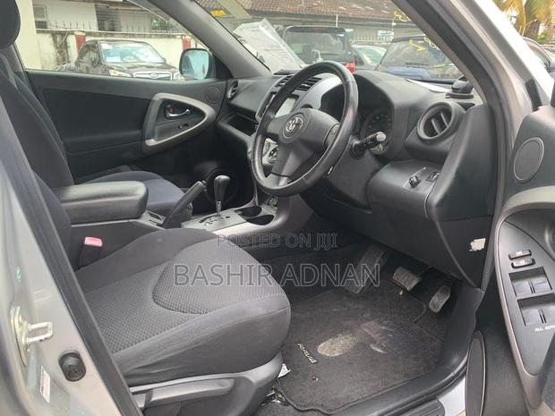 Toyota RAV4 I4 2006 Silver
