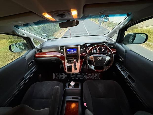Toyota Vellfire 2011 Black