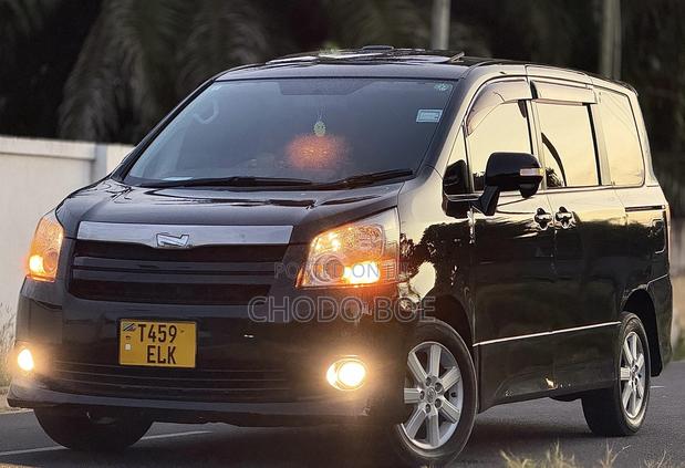 Toyota Noah 2009 Black