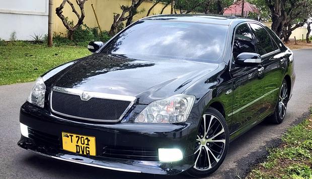 Toyota Crown 2006 Black