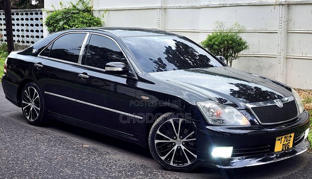Toyota Crown 2006 Black