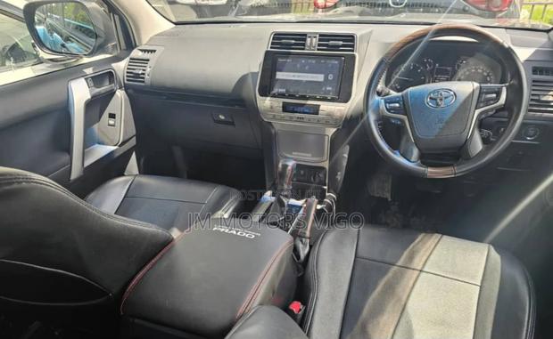 Toyota Land Cruiser Prado 2020 Blue