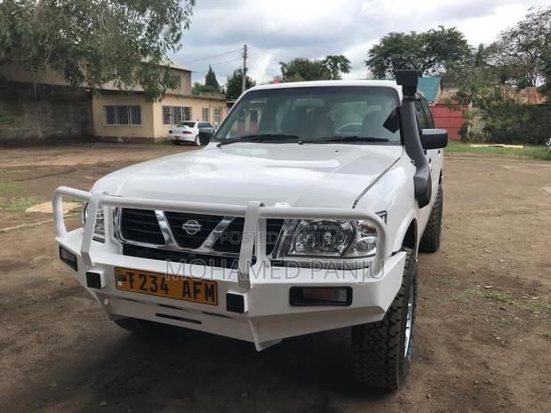 Nissan Patrol 1999 White