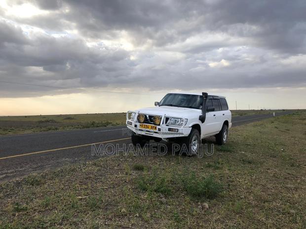Nissan Patrol 1999 White