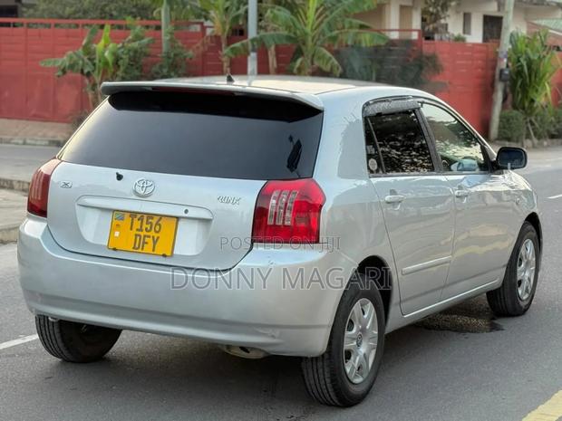 Toyota Corolla RunX 2004 Silver