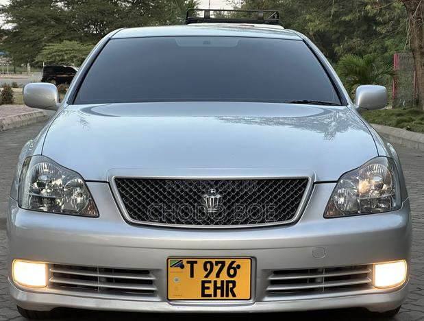 Toyota Crown Royale 2005 Silver