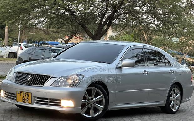 Toyota Crown Royale 2005 Silver