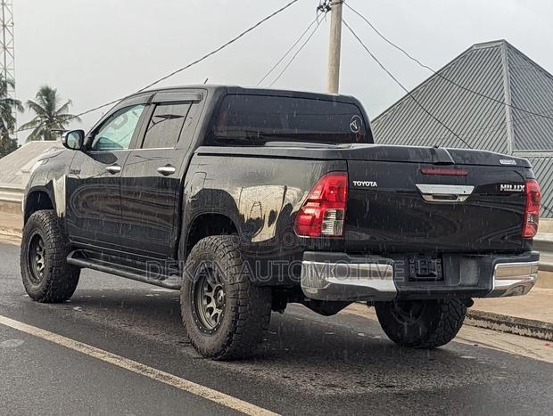Toyota Hilux Revo Double Cab Deisel 2.4 RWD 2018 Black