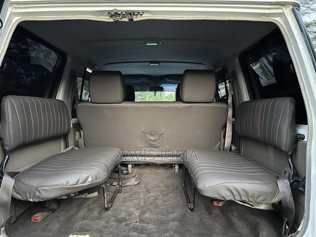 Toyota Land Cruiser 2010 White