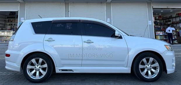 Mitsubishi Outlander 2010 Pearl