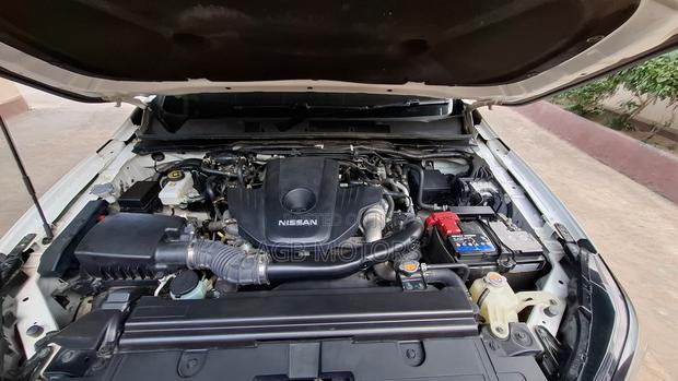 Nissan Navara 2023 White