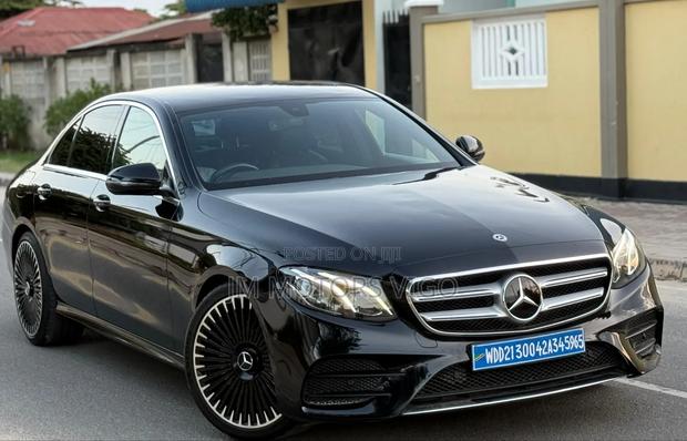 Mercedes-Benz E220 2017 Black