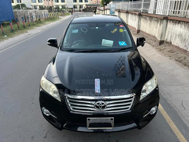 Toyota Vanguard 2010 Black