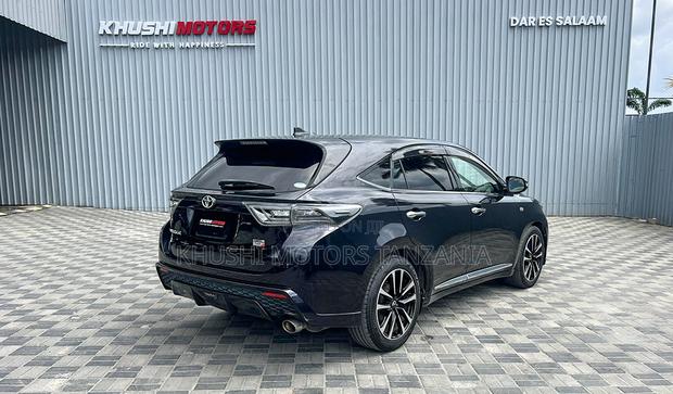 Toyota Harrier 2.0 4WD 2015 Black