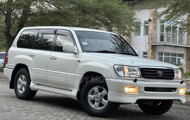 Toyota Land Cruiser 2000 Pearl