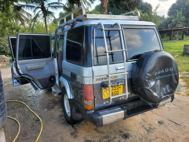 Toyota Land Cruiser Prado 1998 Gray