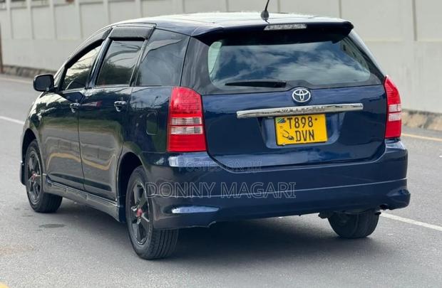 Toyota Wish 2004 Blue