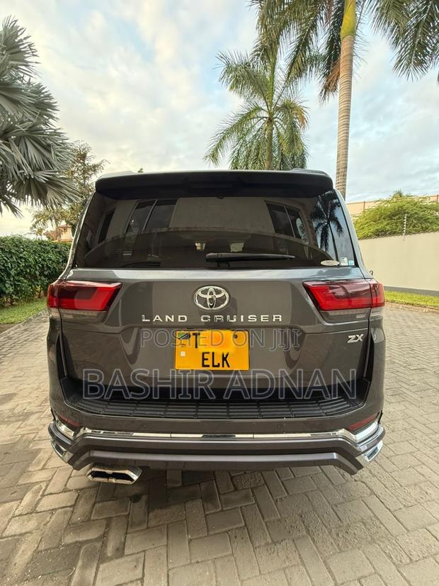 Toyota Land Cruiser 2023 Gray