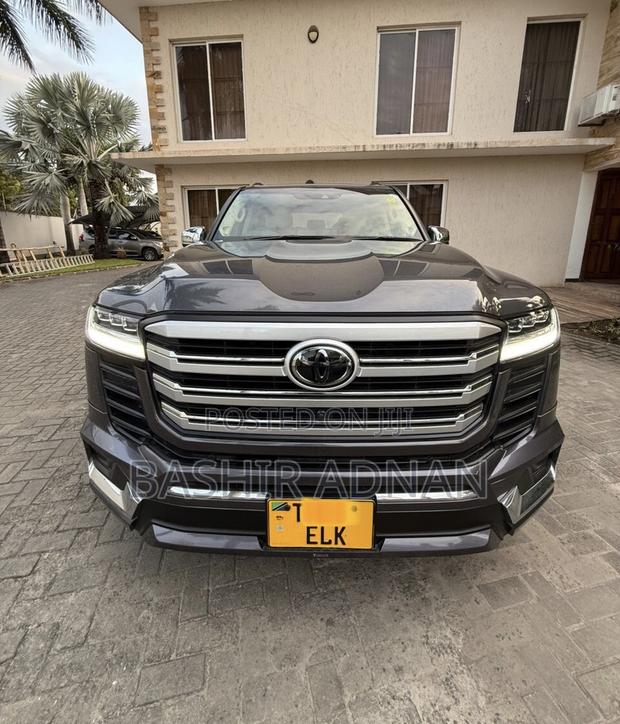 Toyota Land Cruiser 2023 Gray