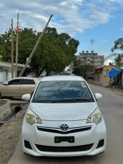 Toyota Ractis 2010 White for sale