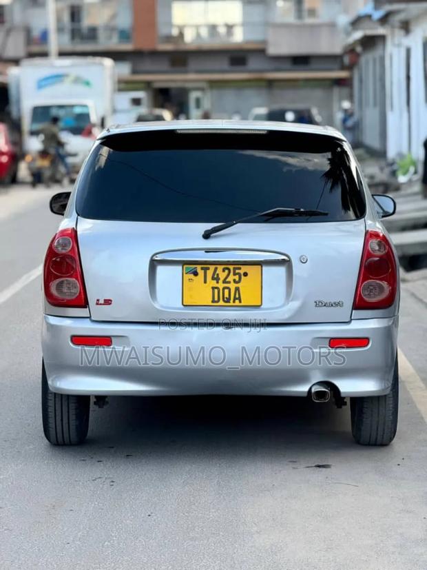 Toyota Duet 2003 Silver