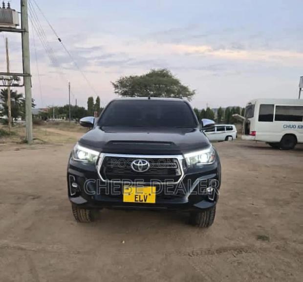 Toyota Hilux 2020 Black