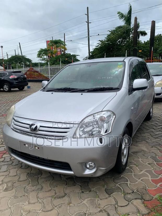 Toyota Raum 1.5 AWD 2005 Silver