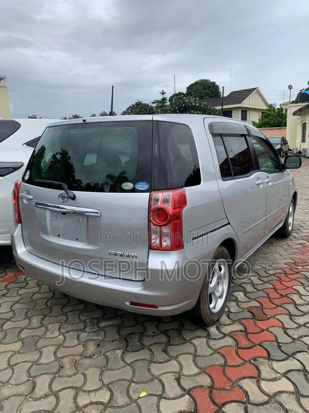 Toyota Raum 1.5 AWD 2005 Silver