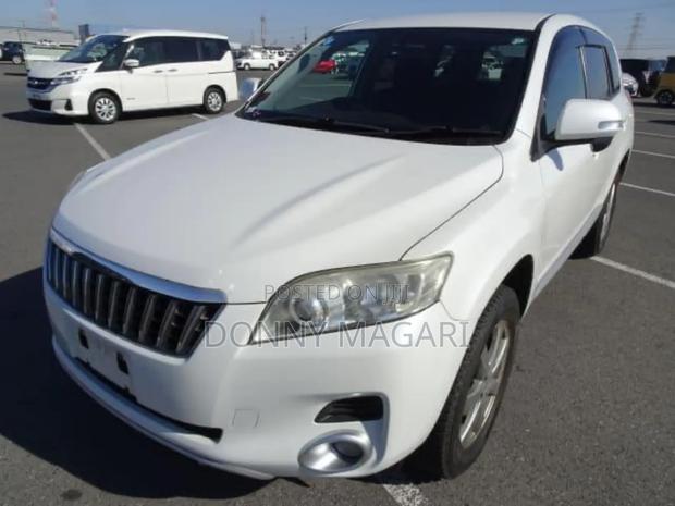 Toyota Vanguard 2009 White