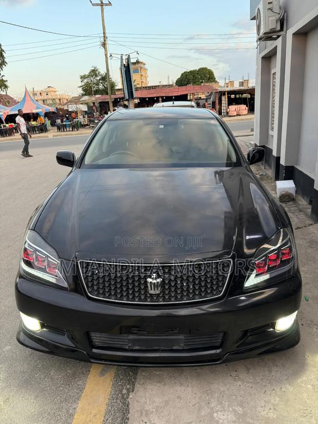 Toyota Crown 2006 Black