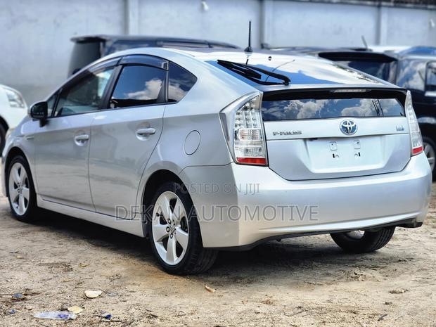 Toyota Prius IV 2010 Silver