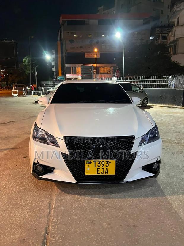 Toyota Crown 2015 White