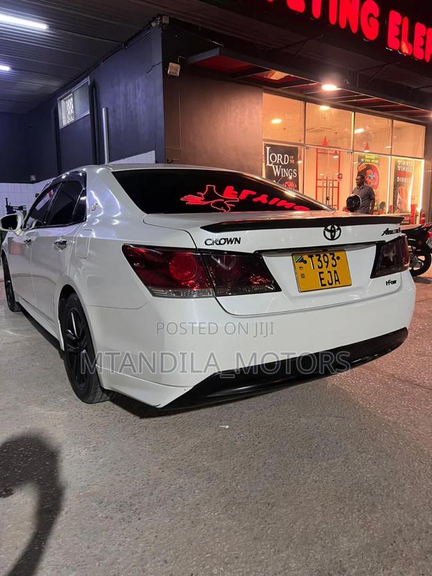 Toyota Crown 2015 White