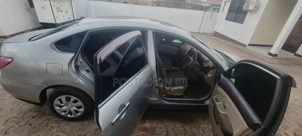 Nissan Bluebird 2002 Silver