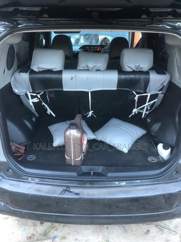 Toyota Corolla Rumion 2009 Black